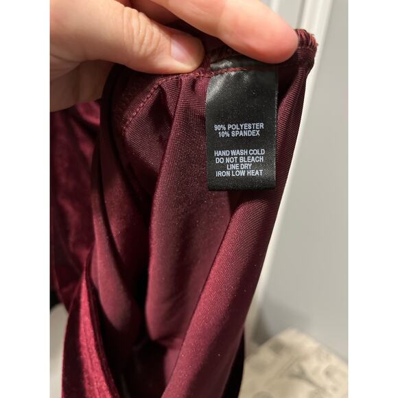 Lulu's Burgundy Velvet Midi Dress - Picture 13 of 13